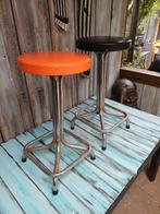 Vintage Krukjes - Oranje & Zwart - Set van 2, Huis en Inrichting, Barkrukken, Ophalen of Verzenden