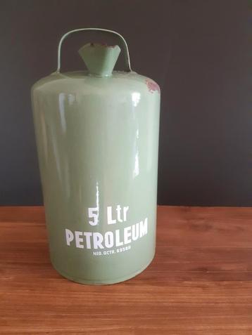 Groen geëmailleerde petroleum kan, 5ltr. beschikbaar voor biedingen