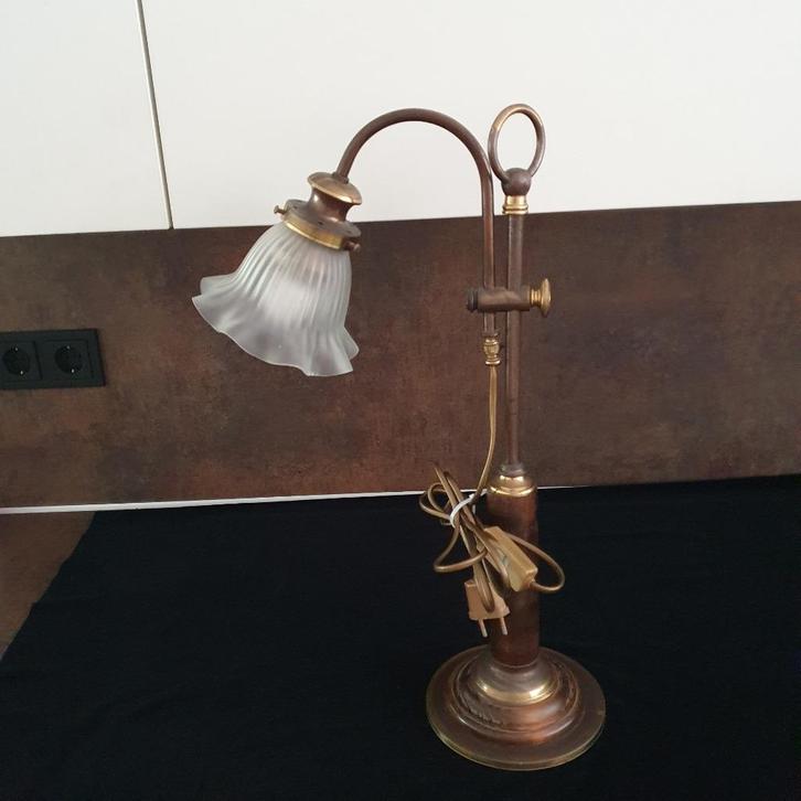 Antiek - Tafellamp - Bureaulamp - Messing - Hout –Bloemglas, Antiek en Kunst, Antiek | Lampen, Ophalen of Verzenden