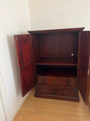 Brocante kast/ vintage. beschikbaar voor biedingen