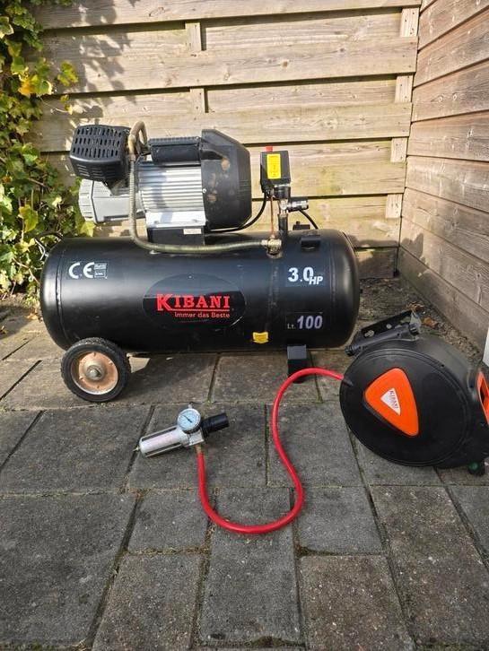 Krachtige Kibani Compressor – 100 liter – 3 PK met Haspel, Doe-het-zelf en Verbouw, Compressors, Gebruikt, 10 bar of meer, 100 liter of meer