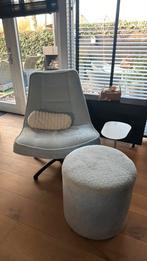 Lounge stoel met poef, Huis en Inrichting, Fauteuils, Ophalen, Zo goed als nieuw, 50 tot 75 cm