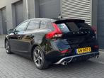 Volvo V40 2.0 D2 R-Design Business Xenon Led Leder, Auto's, Voorwielaandrijving, Gebruikt, Euro 6, 4 cilinders
