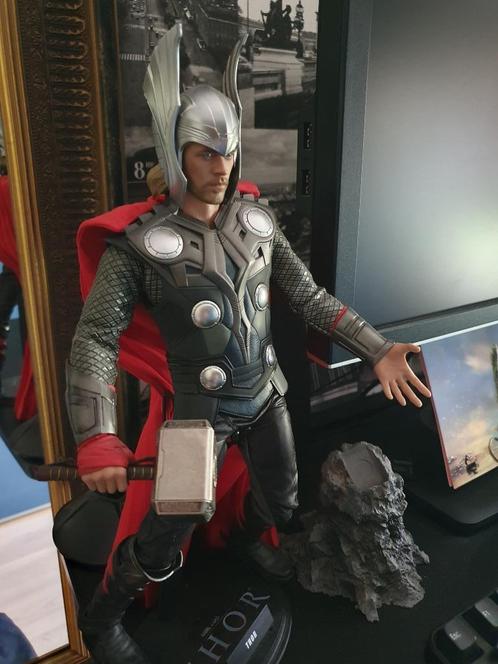 Thor Hot Toys Marvel figuur Thor, Verzamelen, Poppetjes en Figuurtjes, Zo goed als nieuw, Ophalen of Verzenden