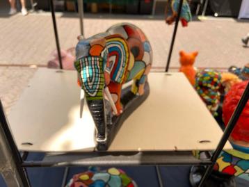 Antieke Olifant - Handgeschilderd Kunstwerk Palissanderhout beschikbaar voor biedingen