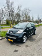 Peugeot 107 1.0 12V 5DR 2-TRONIC 2010 Zwart, Auto's, Origineel Nederlands, Te koop, Benzine, 4 stoelen