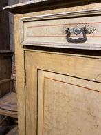 Stoere Franse kast dressoir met mooie details, Antiek en Kunst, Antiek | Meubels | Kasten, Ophalen