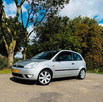 Ford Fiësta 1.4 Futura Grijs beschikbaar voor biedingen