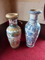 Twee Chinese vazen, Antiek en Kunst, Antiek | Vazen, Ophalen