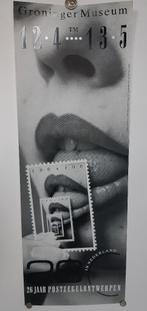 Leuke poster Swip Stolk Groninger Museum Postzegelontwerp, Verzamelen, Verzenden, Zo goed als nieuw, A1 t/m A3, Film en Tv
