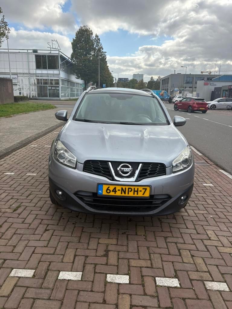 Nissan Qashqai+2 1.6 2WD 2010 Grijs, Auto's, Voorwielaandrijving, 15 km/l, 74 €/maand, Zwart