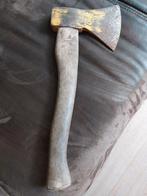 Bijltje, Ophalen of Verzenden, Zo goed als nieuw