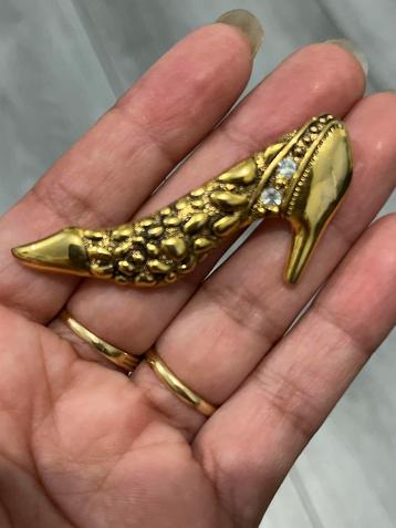 Schoenen Broche met Kristallen beschikbaar voor biedingen