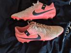 Nike mercurial voetbalschoenen maat 42,5, Ophalen of Verzenden, Zo goed als nieuw, Schoenen