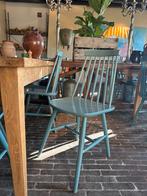 Set van 8 blauwe retro spijlenstoelen - horecakwaliteit, Gebruikt, Blauw, Ophalen of Verzenden, Vijf, Zes of meer stoelen