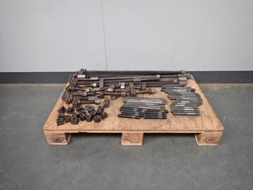 M24 Opspanmateriaal 28mm T-Slot / Draadstang / Draadeind M24 beschikbaar voor biedingen