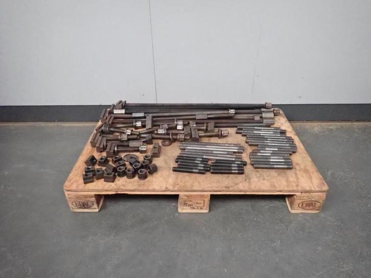 M24 Opspanmateriaal 28mm T-Slot / Draadstang / Draadeind M24, Doe-het-zelf en Verbouw, Draaibanken, Gebruikt, Ophalen of Verzenden