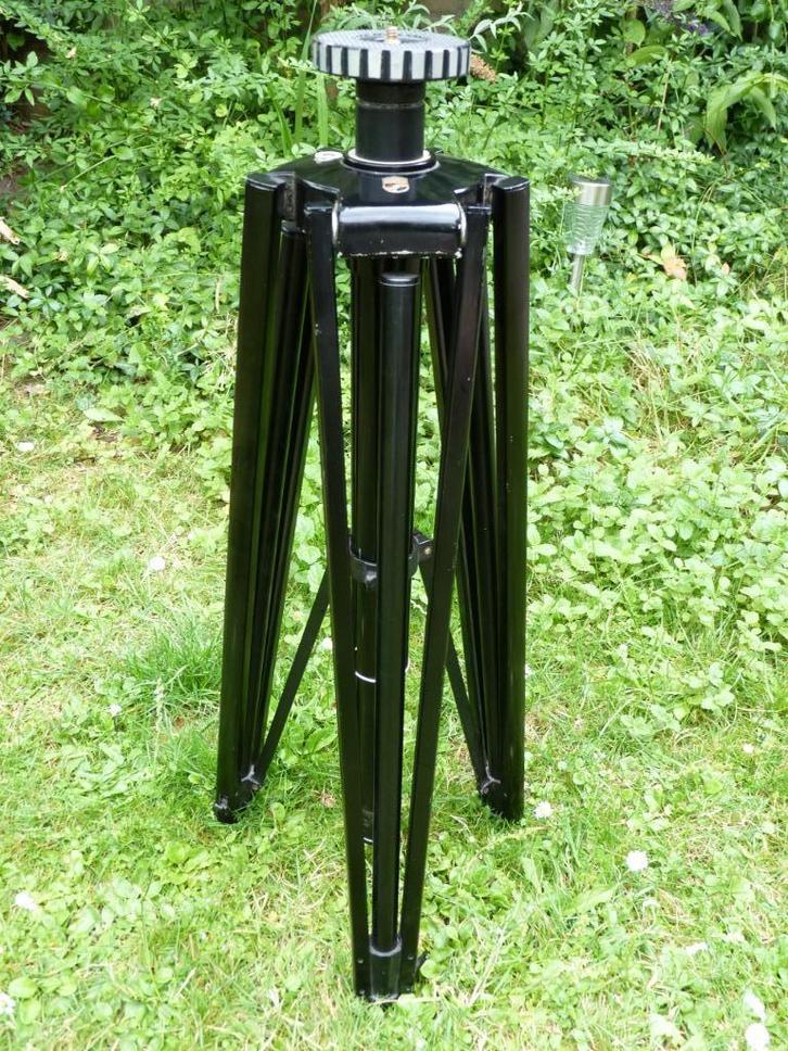 Linhof statief vintage (zwart) met 2x schroefdraad, Schiansk, Audio, Tv en Foto, Fotografie | Statieven en Balhoofden, Zo goed als nieuw