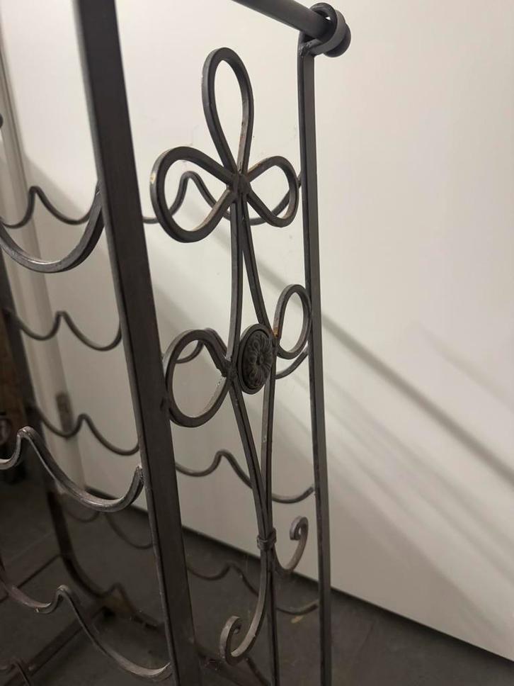 Stijlvol wijnrek voor 20 flessen, Huis en Inrichting, Woonaccessoires | Wijnrekken, Zo goed als nieuw, 50 tot 75 cm, Metaal, 15 tot 25 flessen