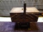Antieke ?  ( vintage)  NAAIBOX ., Antiek en Kunst, Ophalen