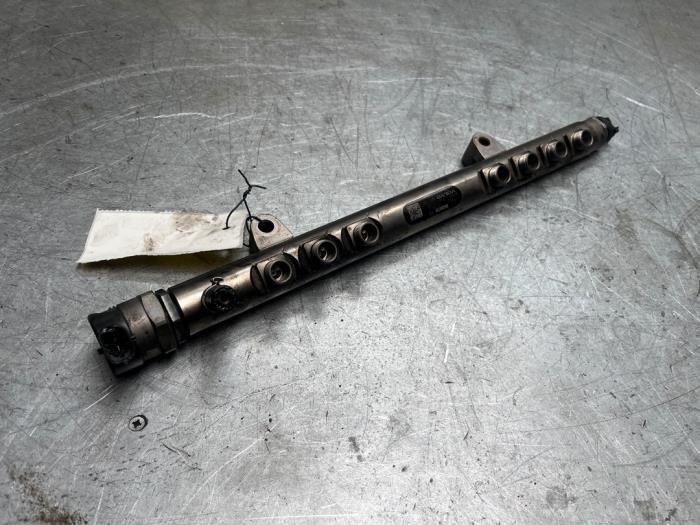 Galerij (Injectie) van een Volvo V60, Auto-onderdelen, Brandstofsystemen, Volvo, Gebruikt, 3 maanden garantie, Ophalen of Verzenden