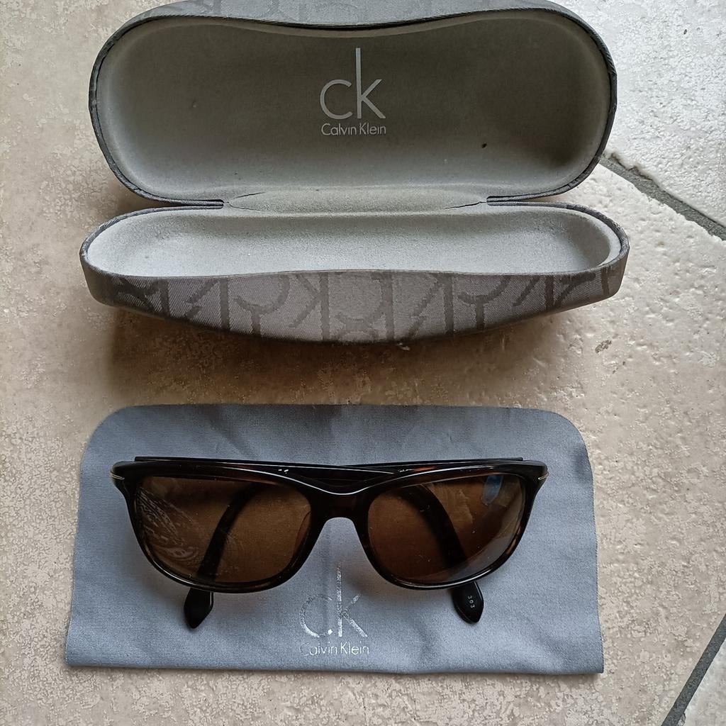 Vrouwen zonnebril Calvin Klein, Overige merken, Gebruikt, Zonnebril, Bruin