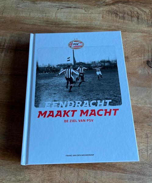 Boek Eendracht maakt macht - De ziel van PSV, Boeken, Sportboeken, Zo goed als nieuw, Balsport, Ophalen of Verzenden