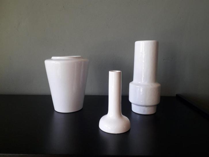 Set Van 3 Witte Vintage Design Items - Vaas - Kandelaar, Huis en Inrichting, Woonaccessoires | Vazen, Zo goed als nieuw, Wit, Minder dan 50 cm