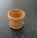 poppenhuis 1:12  terracotta bloempot met schotel hoog 2,5 cm, Ophalen of Verzenden, Nieuw, Poppenhuis