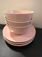 Ikea bowls & plates (3x bowls & 4x plates), Ophalen of Verzenden, Gebruikt, Overige stijlen, Schaal of Schalen