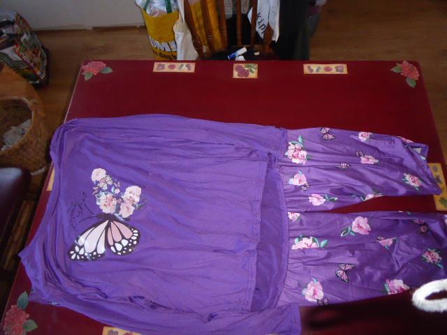 paarse pyjama met vlinders mt 5XL nog nieuw, Kleding | Dames, Grote Maten, Nieuw, Overige typen, Paars, Ophalen of Verzenden