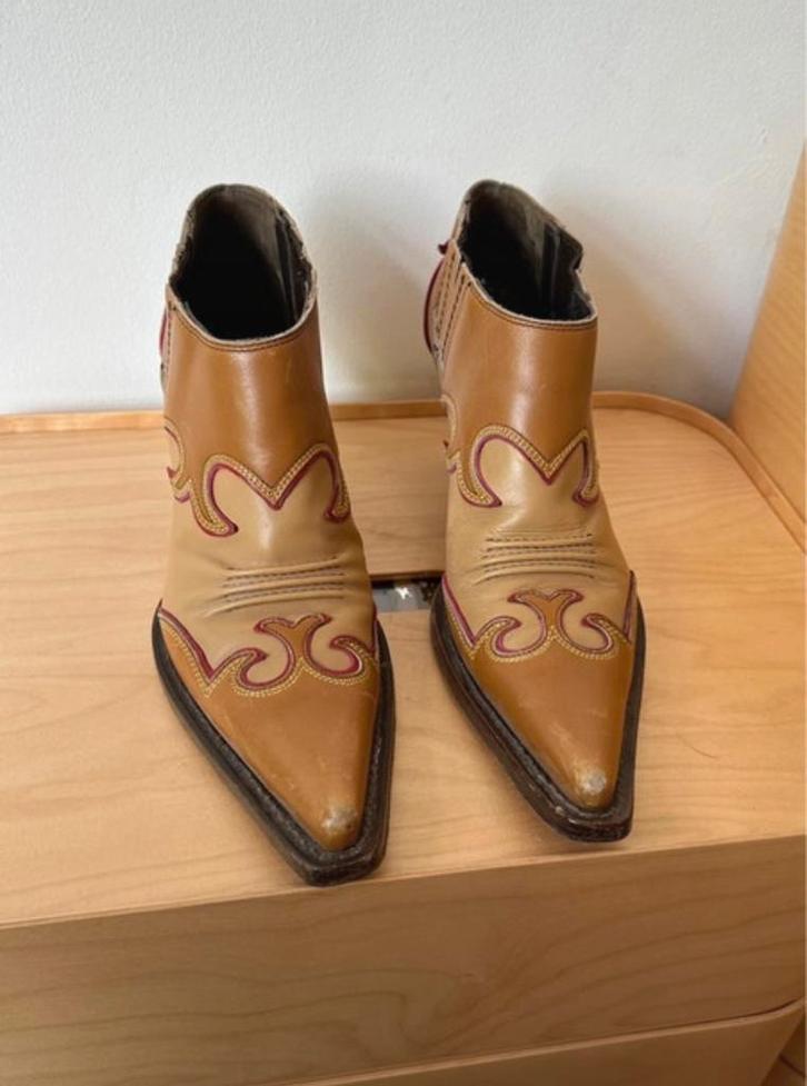 Miu Miu Western Enkellaarsjes Maat 37, Kleding | Dames, Schoenen, Zo goed als nieuw, Lage of Enkellaarzen, Bruin, Ophalen