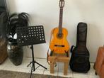 Akoestische Gitaar compleet met standaard en bladmuziekstand, Ophalen, Zo goed als nieuw, Overige typen, Met koffer