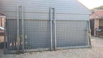 Schuifpoort 5x2 meter, donkergroen beschikbaar voor biedingen
