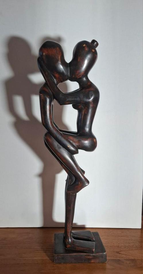 Houten beeld man en vrouw., Antiek en Kunst, Kunst | Beelden en Houtsnijwerken, Ophalen of Verzenden