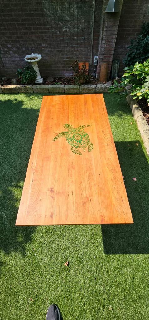 Unieke eettafel met schildpad-design, Huis en Inrichting, Tafels | Eettafels, Nieuw, 50 tot 100 cm, 150 tot 200 cm, Vier personen