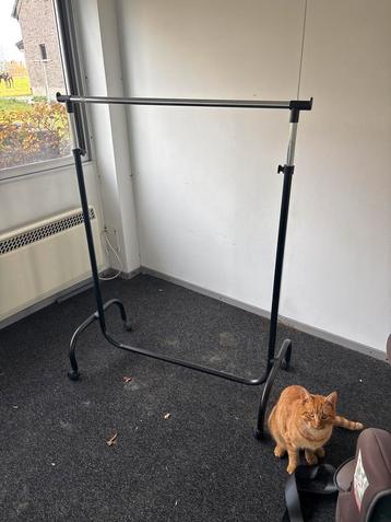 Kledingrek - Verstelbaar & Mobiel beschikbaar voor biedingen