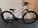 IN NIEUWSTAAT! Supermooie mountainbike Rockrider ST100, Fietsen en Brommers, Fietsen | Meisjes, Zo goed als nieuw, Rockrider, Handrem