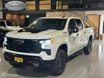Chevrolet USA Silverado Trail Boss 6.2 V8 2024 Bpm vrij!, Auto's, Gebruikt, 2358 kg, 426 pk, Wit