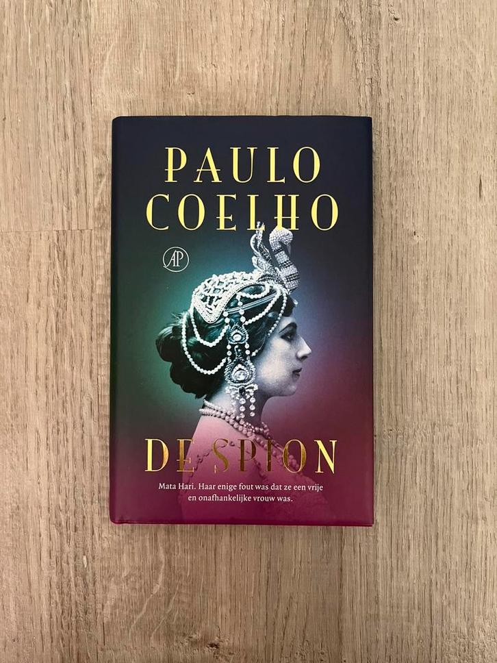 Paulo Coelho - De spion, Boeken, Literatuur, Zo goed als nieuw, Nederland, Ophalen of Verzenden