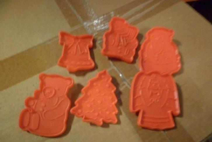 PARTIJ VORMPJES KOEKJES DEEGSNIJDER KERST, Diversen, Rommelmarktspullen, Nieuw, Ophalen of Verzenden