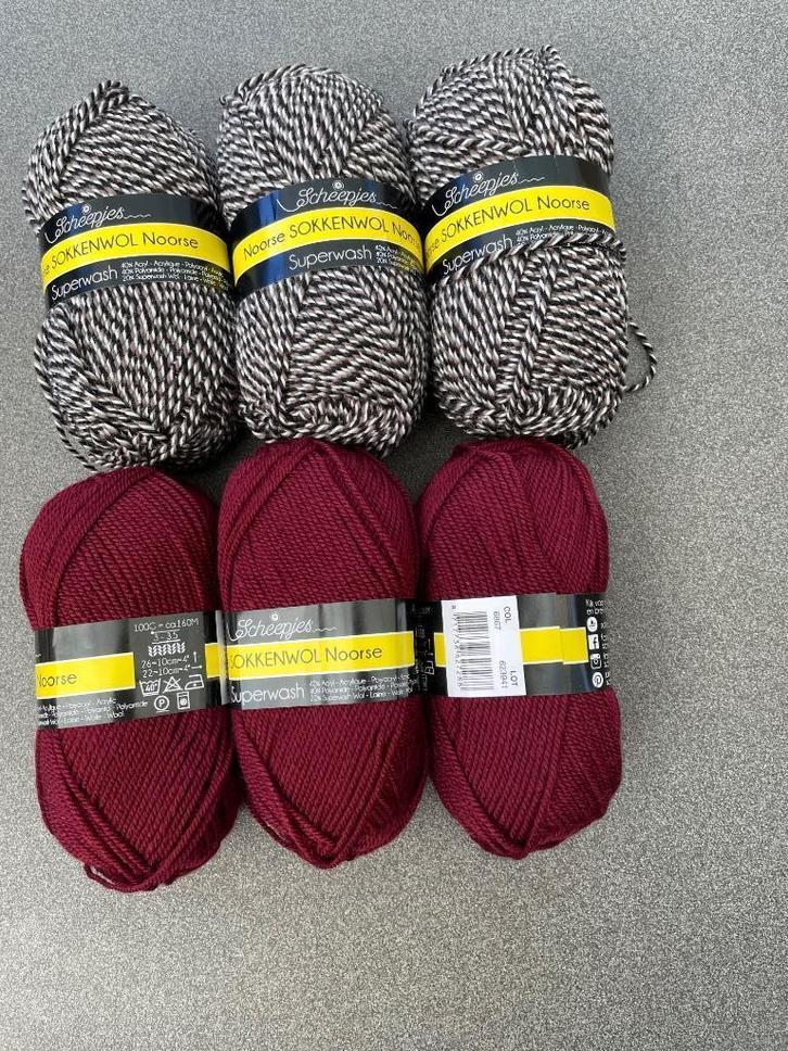 Noorse sokkenwol, 23 bol,ouderwetse dikke sokken of anders, Hobby en Vrije tijd, Breien en Haken, Nieuw, Haken, Patroon of Boek