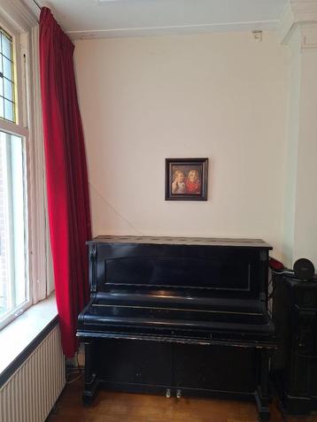 Zwarte Gerhard Adam piano uit Wesel Duitsland beschikbaar voor biedingen