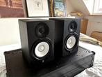 Yamaha HS7 monitoren + standaards, Zo goed als nieuw, 60 tot 120 watt, Front, Rear of Stereo speakers, Ophalen