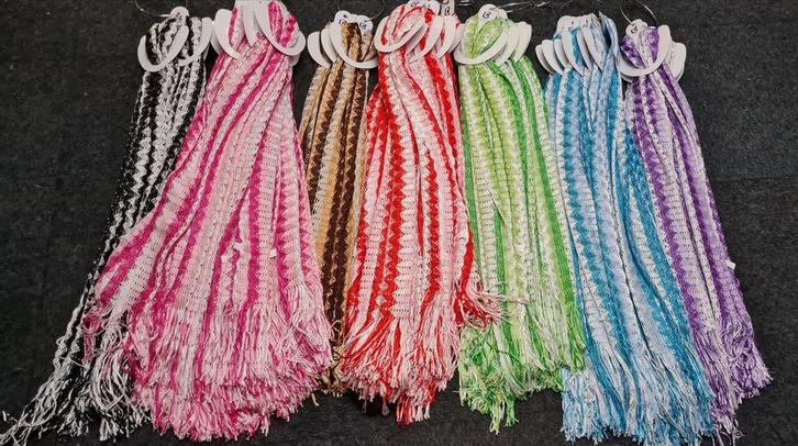 Kleurrijke Sjaals - Mooie Collectie, Kleding | Dames, Hoeden en Petten, Zo goed als nieuw, One size fits all, Ophalen of Verzenden