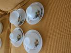 Arcopal kopjes met schalen, Antiek en Kunst, Antiek | Servies compleet, Ophalen of Verzenden