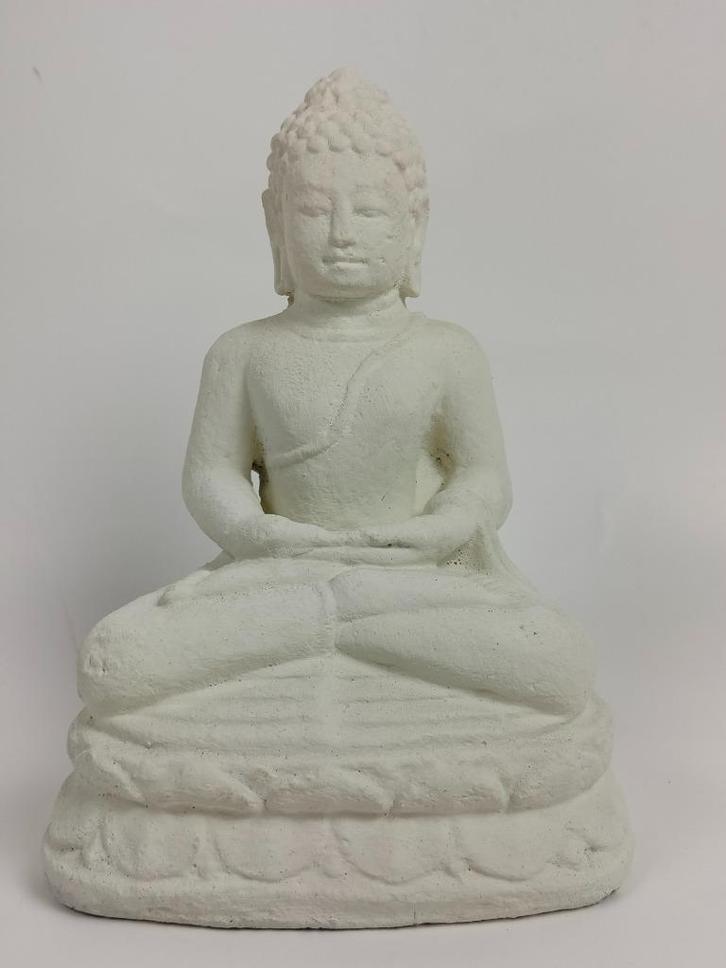 boeddha zittend uit Indonesië - steen, Verzamelen, Beelden en Beeldjes, Nieuw, Religie, Ophalen of Verzenden