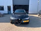 Alfa Romeo Guilia 2.0 T 147KW 2023 Leer Xenon 20inch, Auto's, Automaat, 1998 cc, 4 cilinders, Zwart