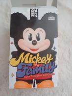 POPMART mickey family cute together keychain DONALD, Ophalen, Zo goed als nieuw