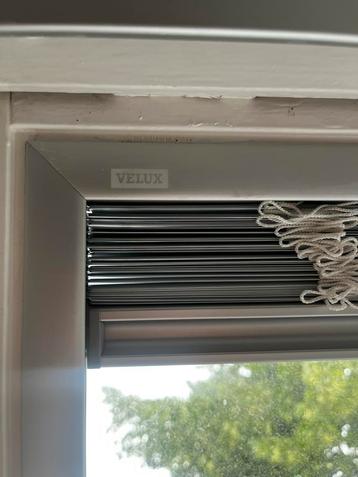 3x Velux GGL-11 Jaloezie beschikbaar voor biedingen